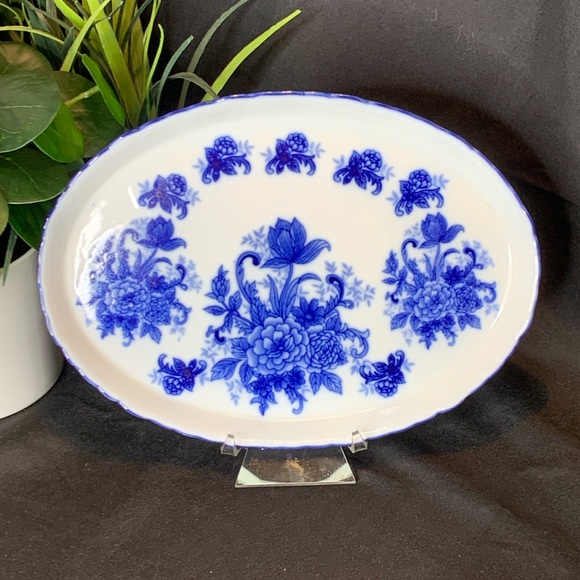Beautiful Blue and white porcelain trinket dish / vanity tray / canapé tray - Picture 1 of 8